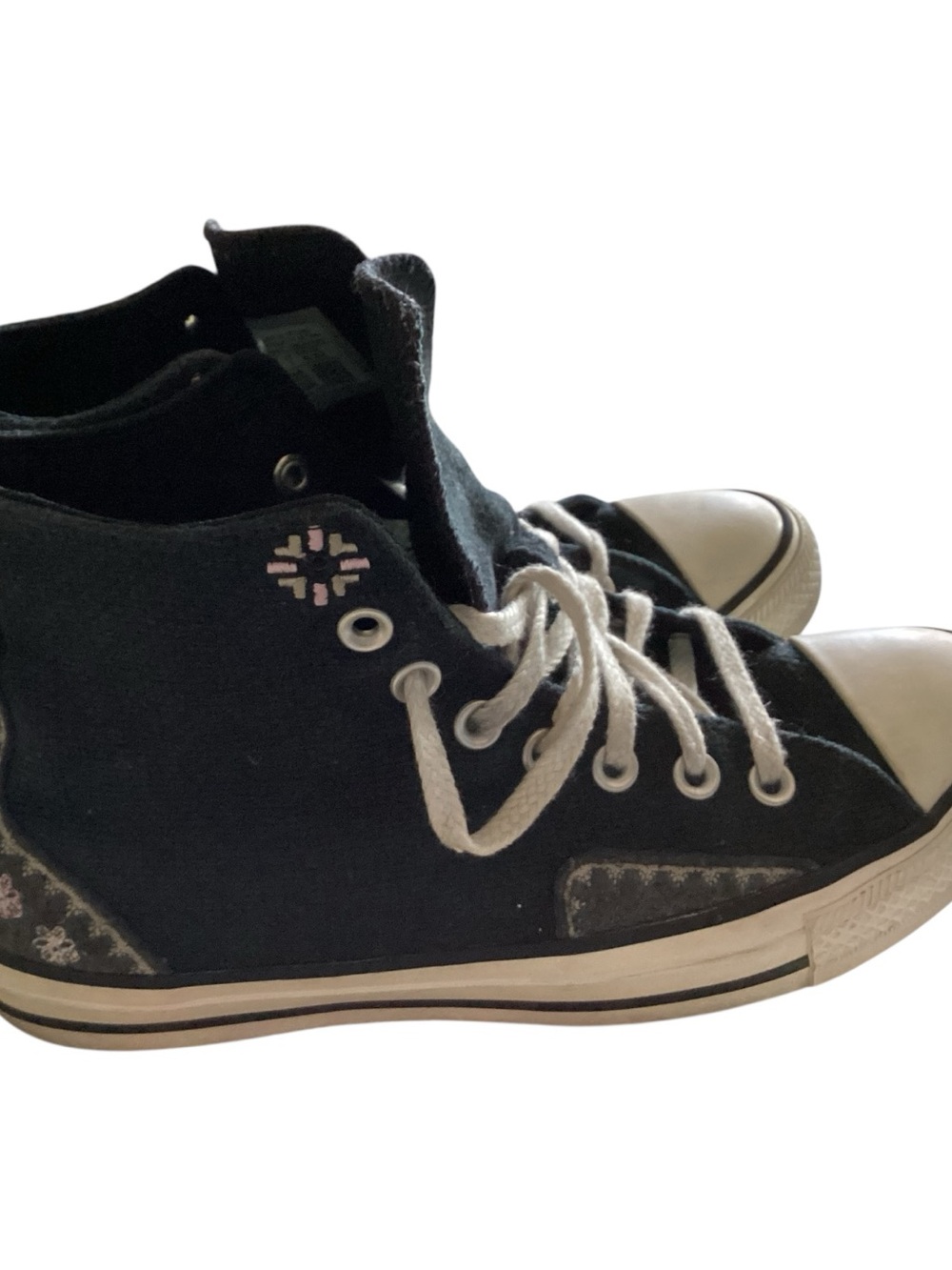 Converse High Top Black Sneaker Embroidered  Floral Detail Ladies size 9 - Picture 11 of 12